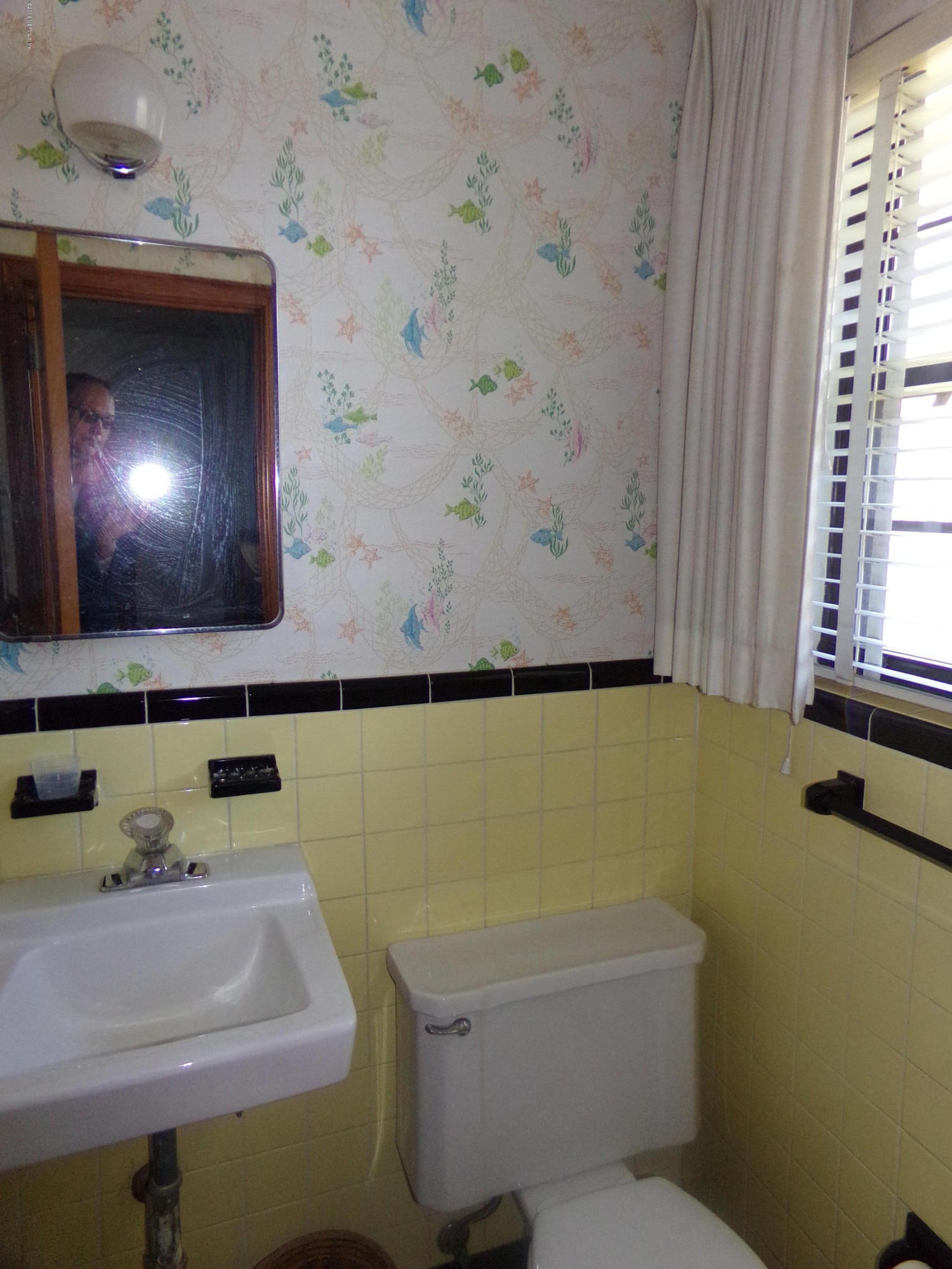 6454 Mitford Road Jacksonville, FL 32210 - Photo 10 of 17 100_0885