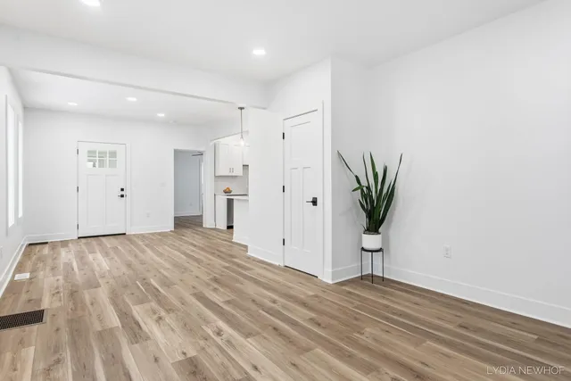 $385,000 | 156 West 19th Street, Holland, MI 49423