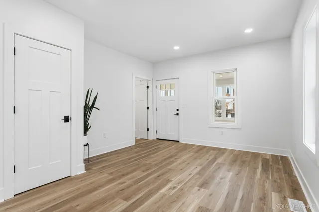 $385,000 | 156 West 19th Street, Holland, MI 49423