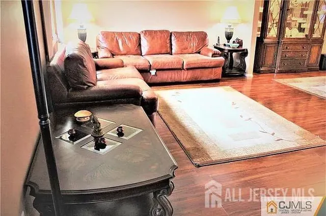 $2,800 | 3905 Victoria Court, Edison, NJ 08817