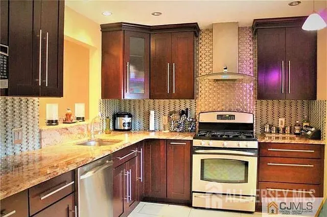 $2,800 | 3905 Victoria Court, Edison, NJ 08817