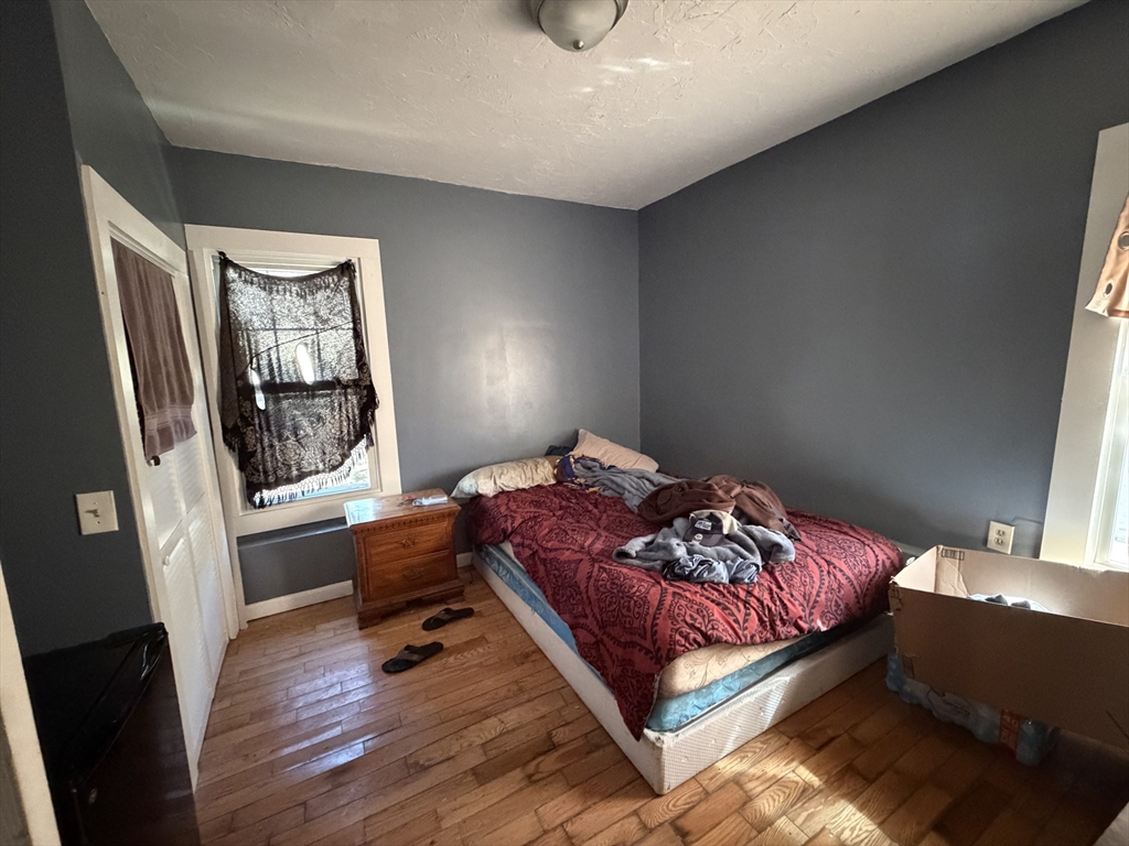 35 Freeland Street Worcester, MA 01603 - Photo 15 of 28