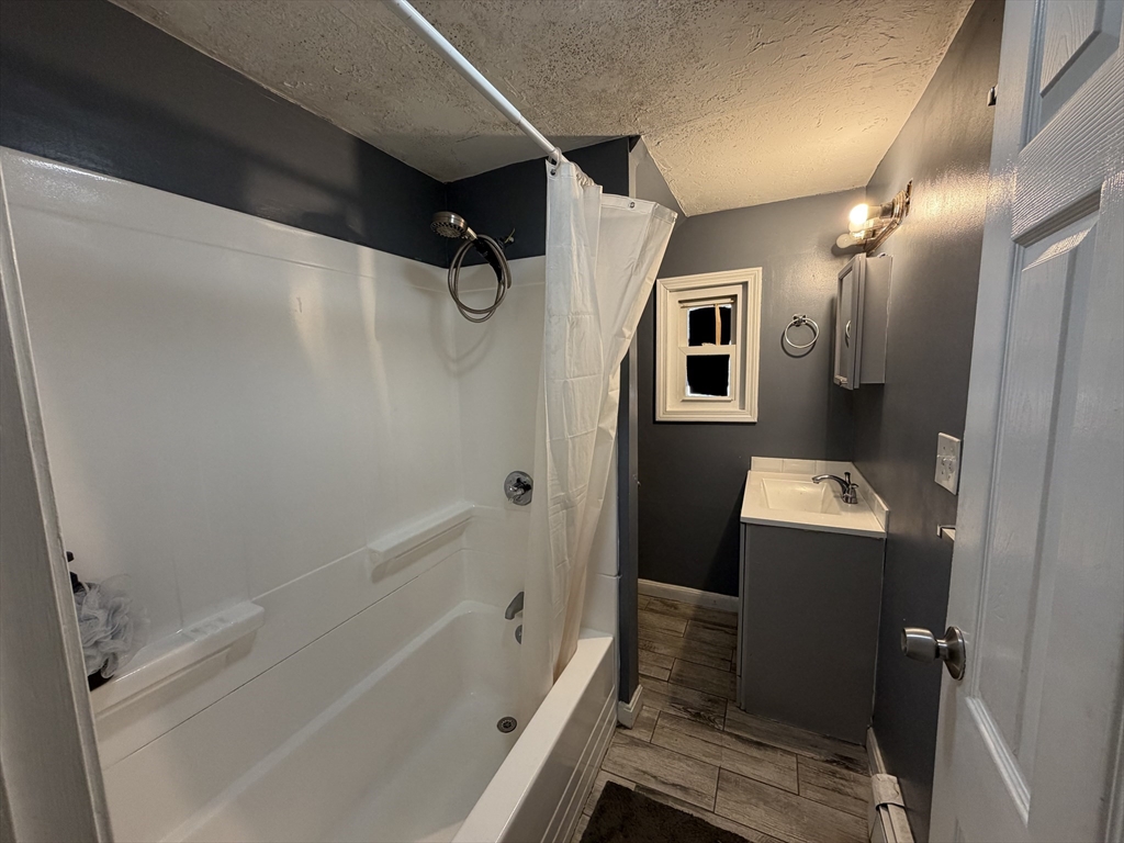 35 Freeland Street Worcester, MA 01603 - Photo 16 of 28