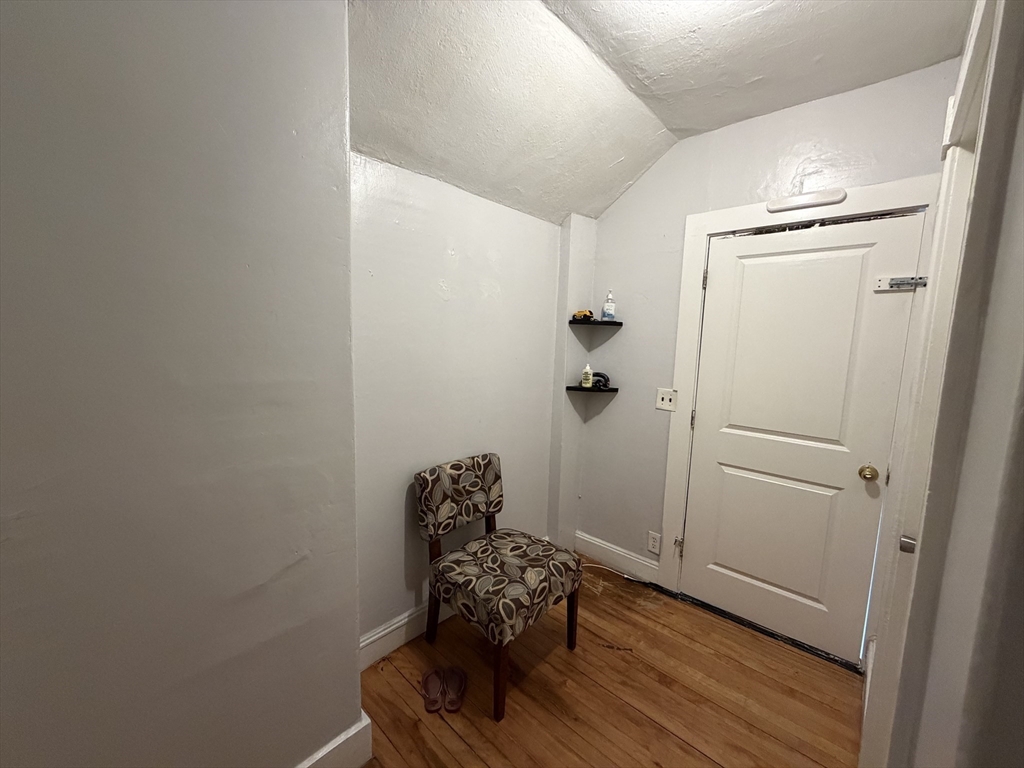 35 Freeland Street Worcester, MA 01603 - Photo 18 of 28