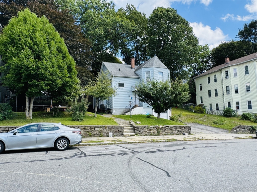 35 Freeland Street Worcester, MA 01603 - Photo 7 of 28