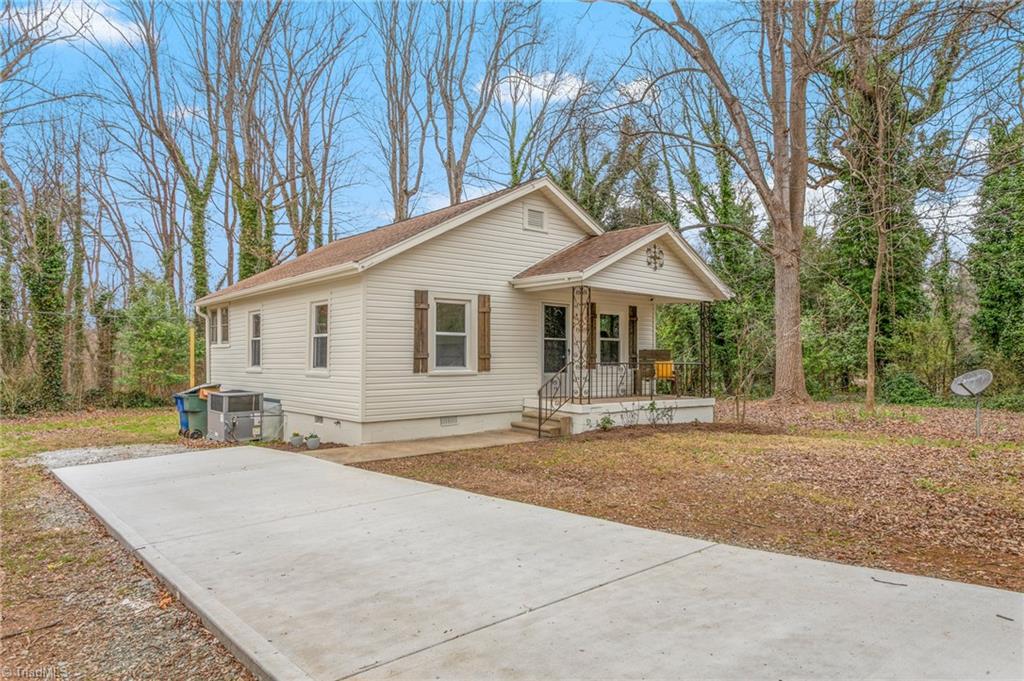 912 Patton Street Graham, NC 27253 - Photo 2 of 21