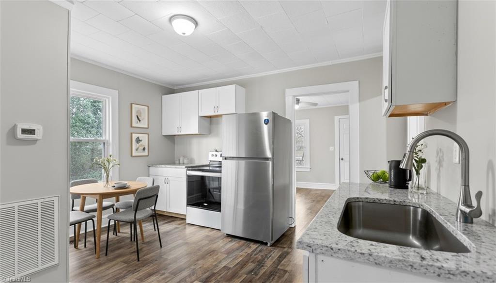 912 Patton Street Graham, NC 27253 - Photo 5 of 21 virtually staged