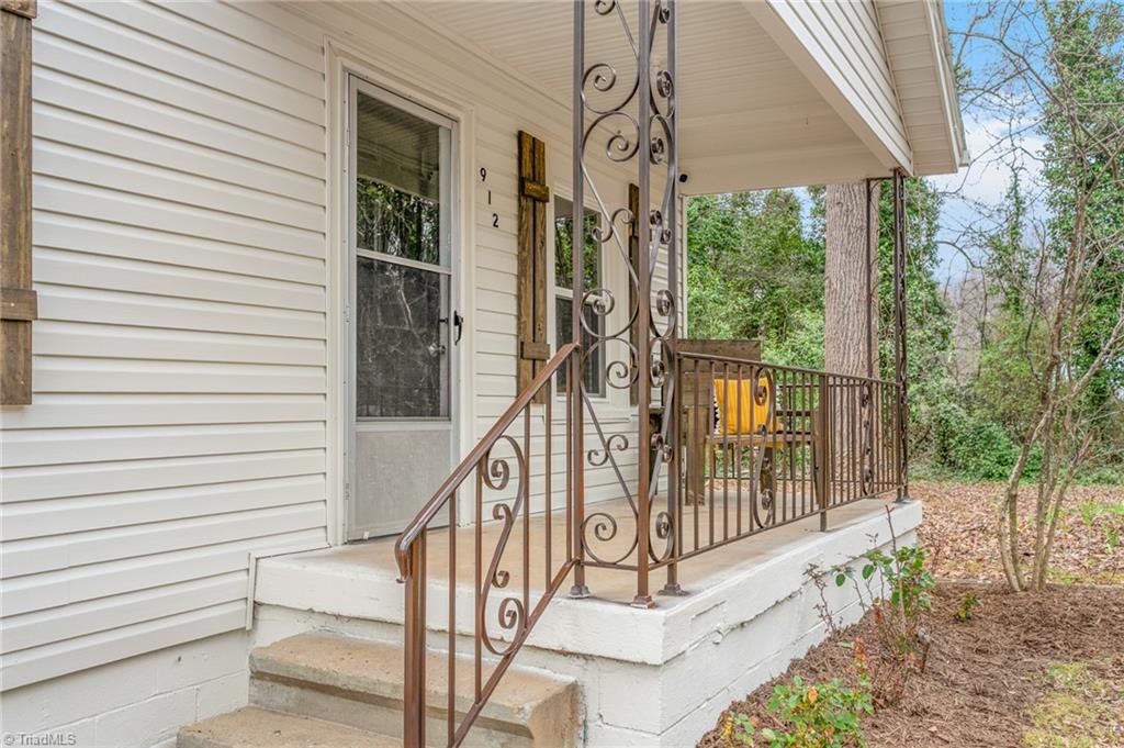 912 Patton Street Graham, NC 27253 - Photo 6 of 21