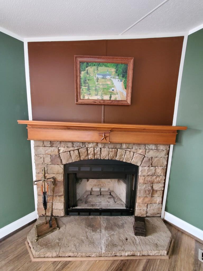 2429 Pleasant Oak Road Victoria, VA 23974 - Photo 11 of 30 Gallery Image 11