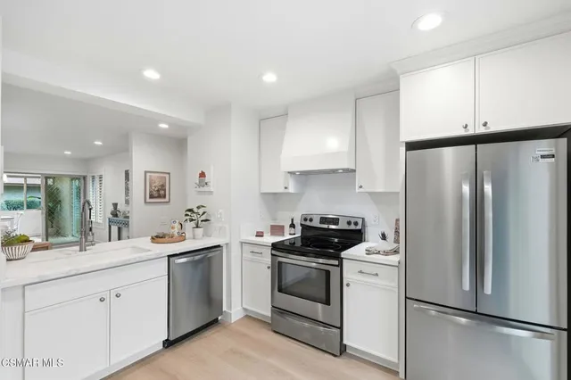 $3,300 | 15103 Village 15, Camarillo, CA 93012