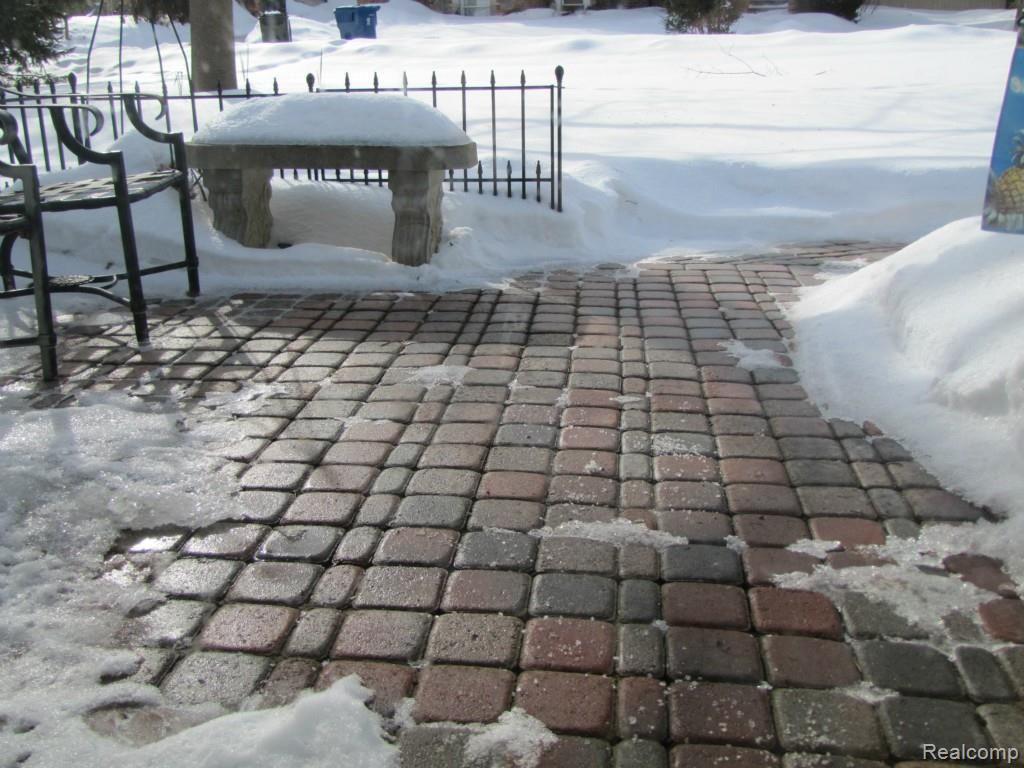 2933 Harvey Street Rochester, MI 48309 - Photo 5 of 38 Brick Patio in Front