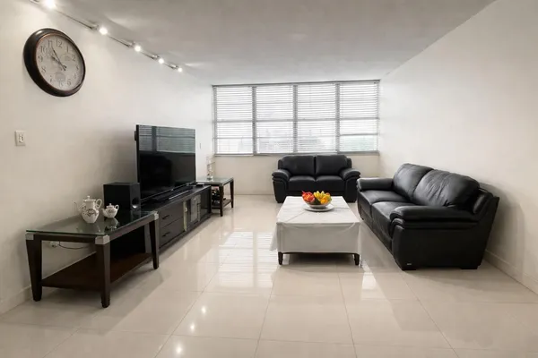 $2,000 | 1351 Northeast Miami Gardens Drive, Unit 511E, Miami, FL 33179