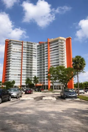 $2,000 | 1351 Northeast Miami Gardens Drive, Unit 511E, Miami, FL 33179