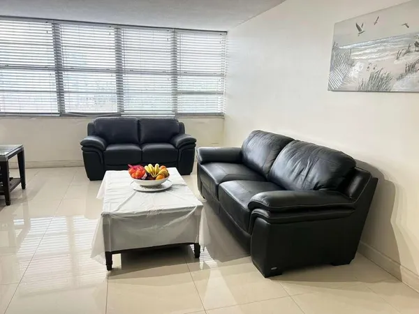 $2,000 | 1351 Northeast Miami Gardens Drive, Unit 511E, Miami, FL 33179