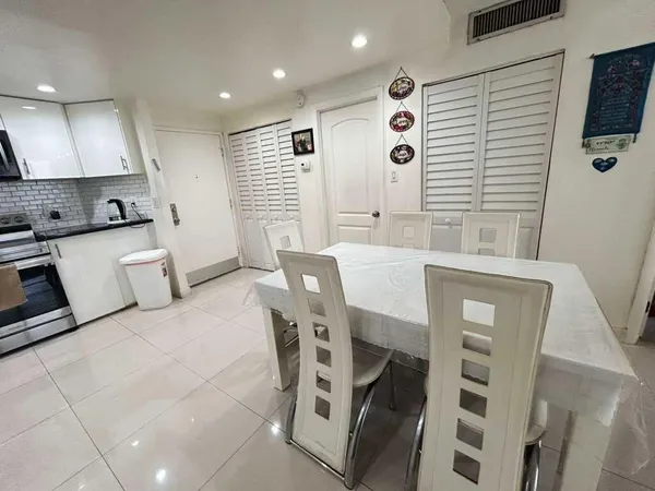 $2,000 | 1351 Northeast Miami Gardens Drive, Unit 511E, Miami, FL 33179