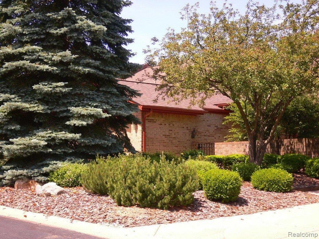 940 GreenView Court, Unit 29 Rochester, MI 48307 - Photo 1 of 25 Welcome To 940 Greenview