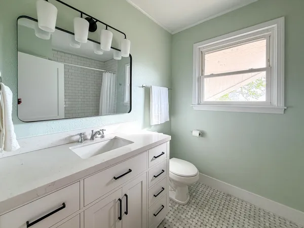 $2,100 | 267 Bodemann Lane, Lockhart, TX 78644