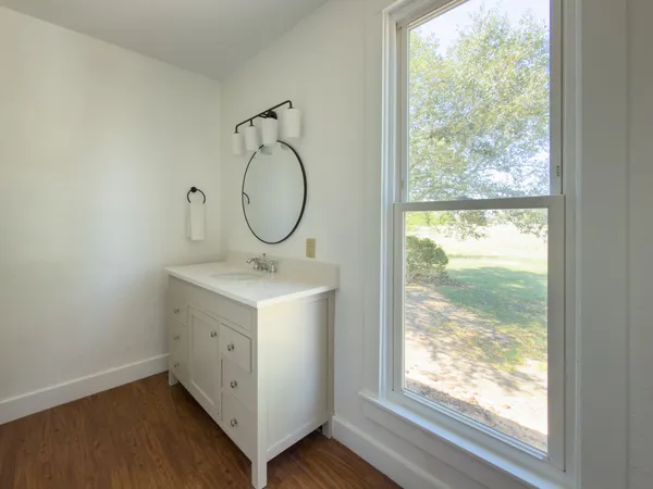 $2,100 | 267 Bodemann Lane, Lockhart, TX 78644