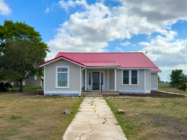 $2,100 | 267 Bodemann Lane, Lockhart, TX 78644