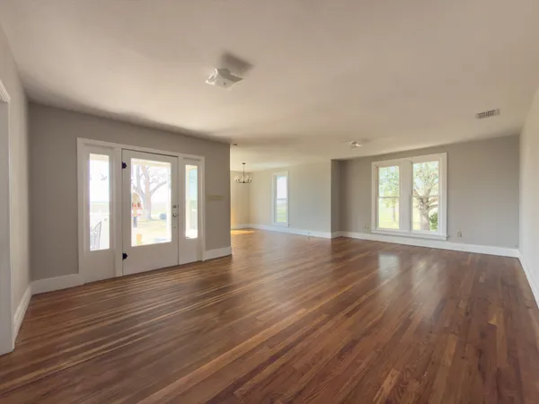 $2,100 | 267 Bodemann Lane, Lockhart, TX 78644