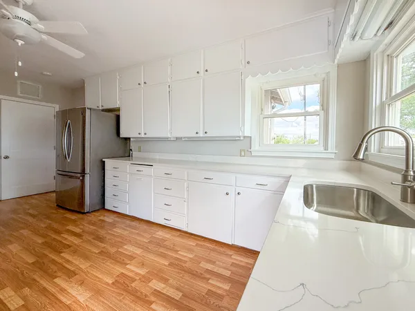 $2,100 | 267 Bodemann Lane, Lockhart, TX 78644