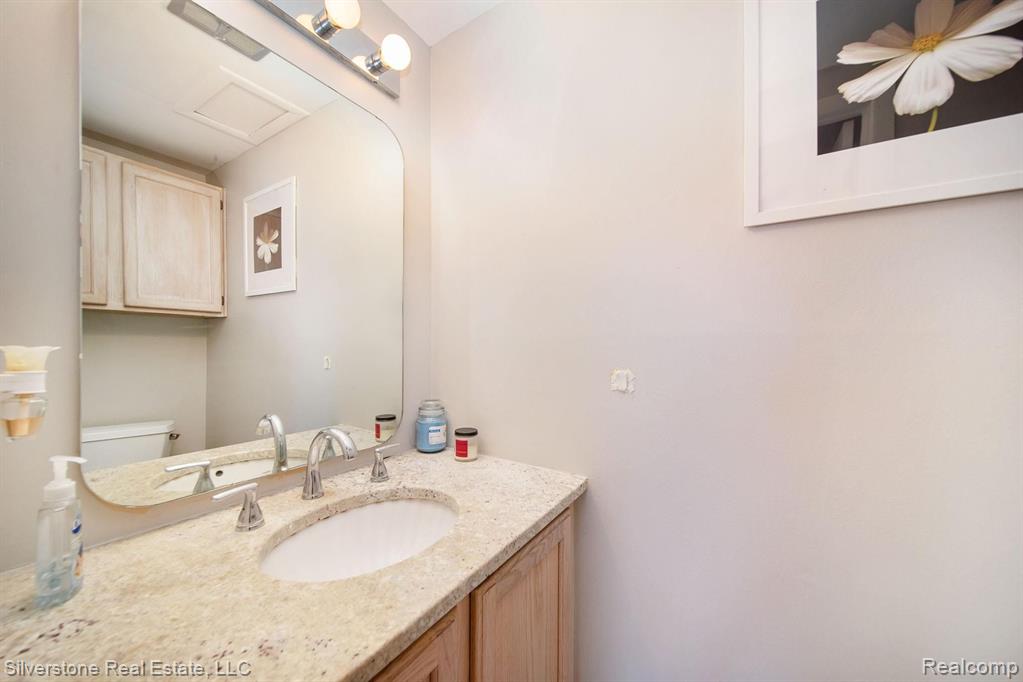 162 Ladd Road Walled Lake, MI 48390 - Photo 12 of 17