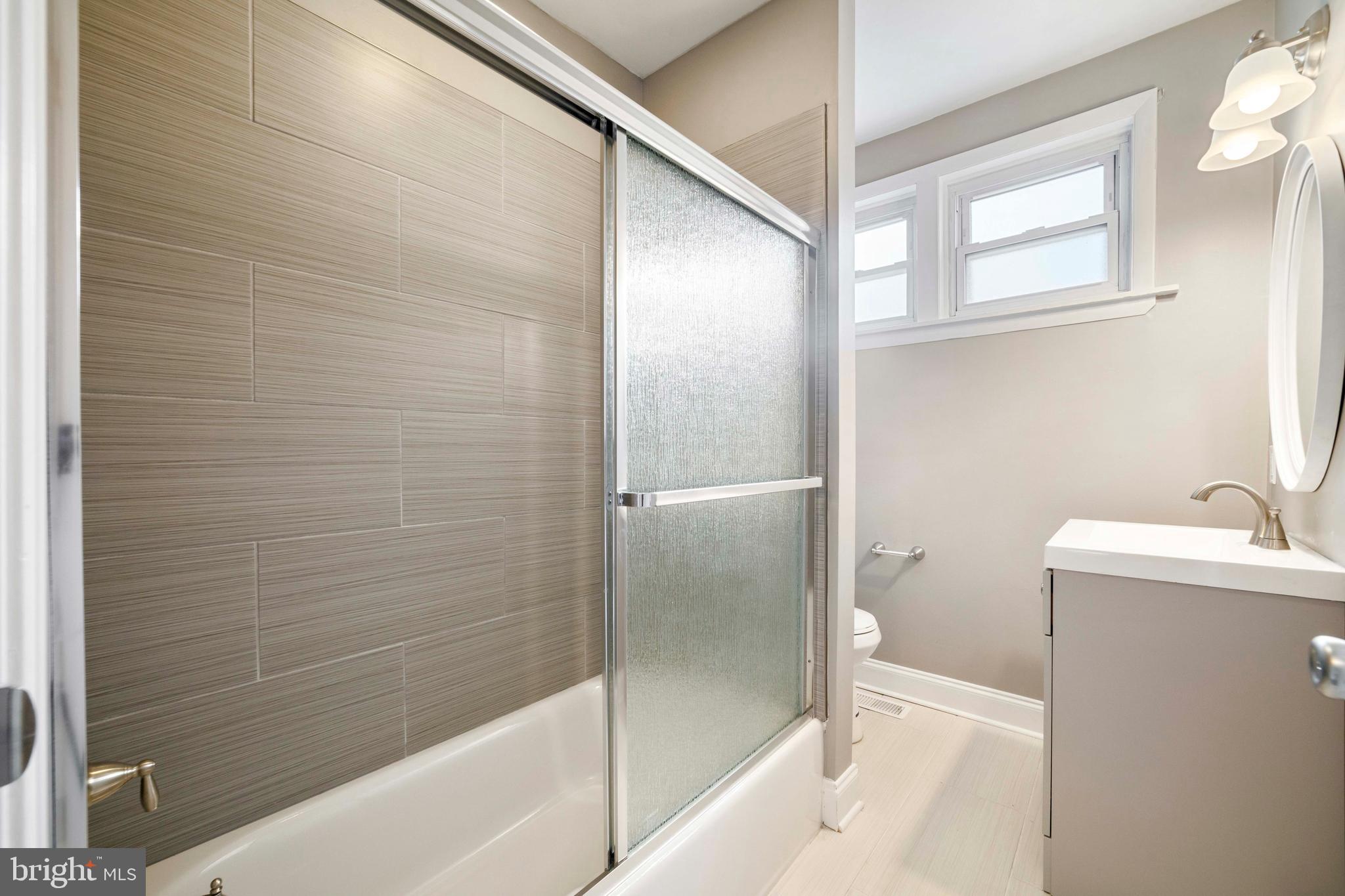 430 Manor Road Beverly, NJ 08010 - Photo 24 of 39 1st Floor Bathroom