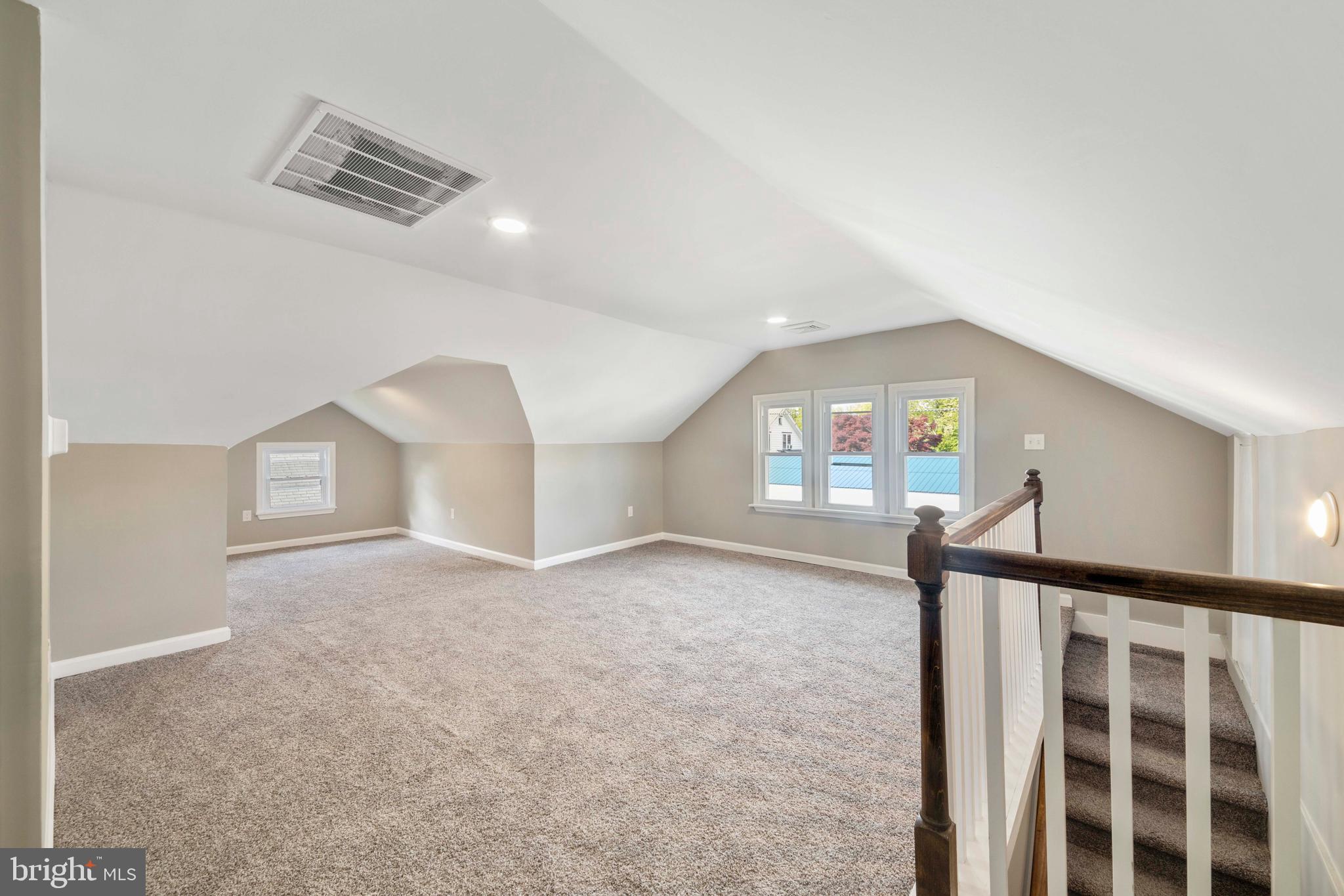 430 Manor Road Beverly, NJ 08010 - Photo 27 of 39 2nd Level Master Room Suite Living Space