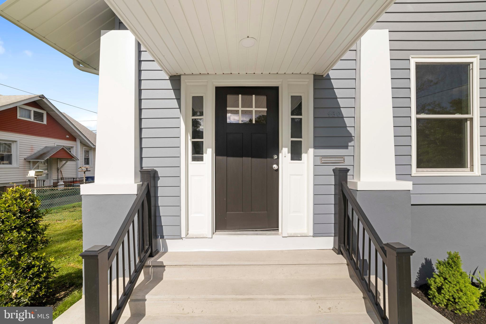 430 Manor Road Beverly, NJ 08010 - Photo 4 of 39 Front Entry