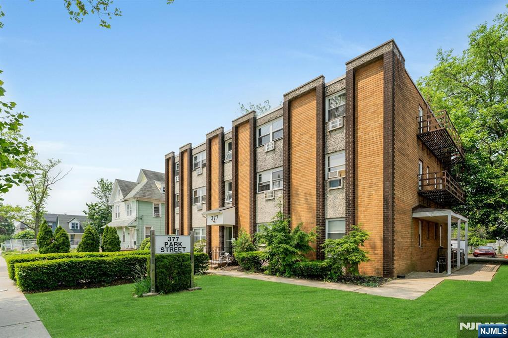 377 Park Street, Unit 8 Hackensack, NJ 07601 - Photo 11 of 12