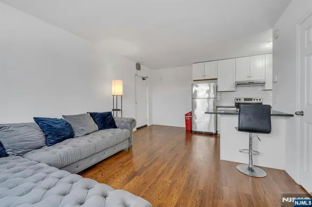 $1,750 | 377 Park Street, Unit 8, Hackensack, NJ 07601