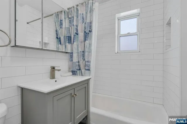 $1,750 | 377 Park Street, Unit 8, Hackensack, NJ 07601