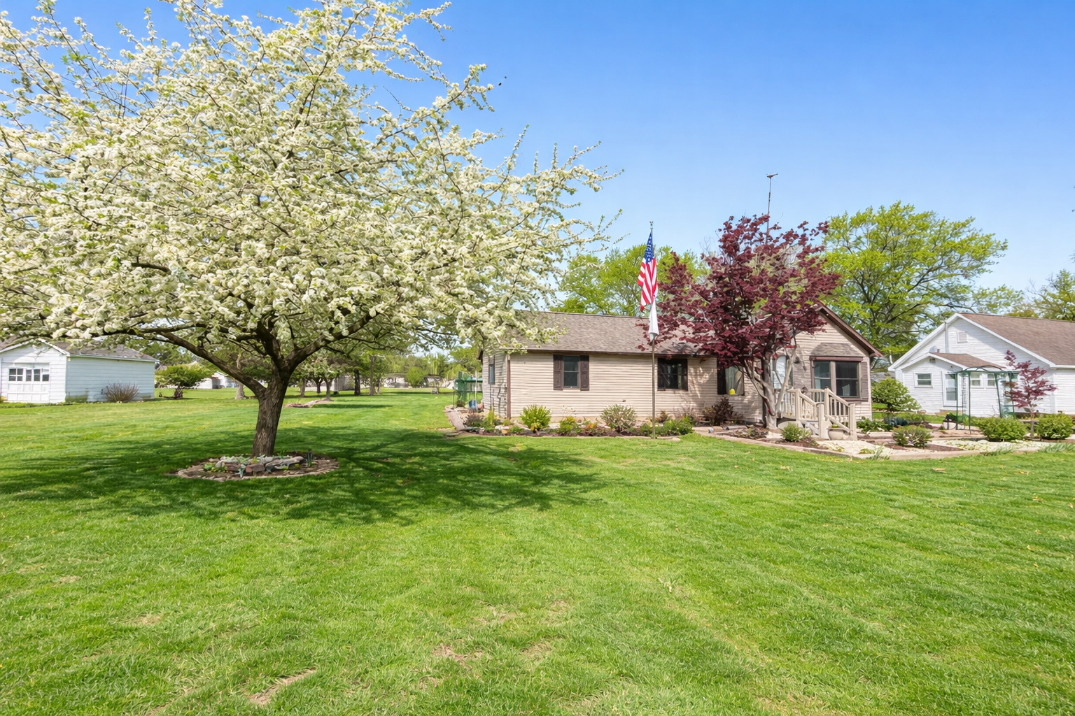 405 Wortby Street Odin, IL 62870 - Photo 2 of 18