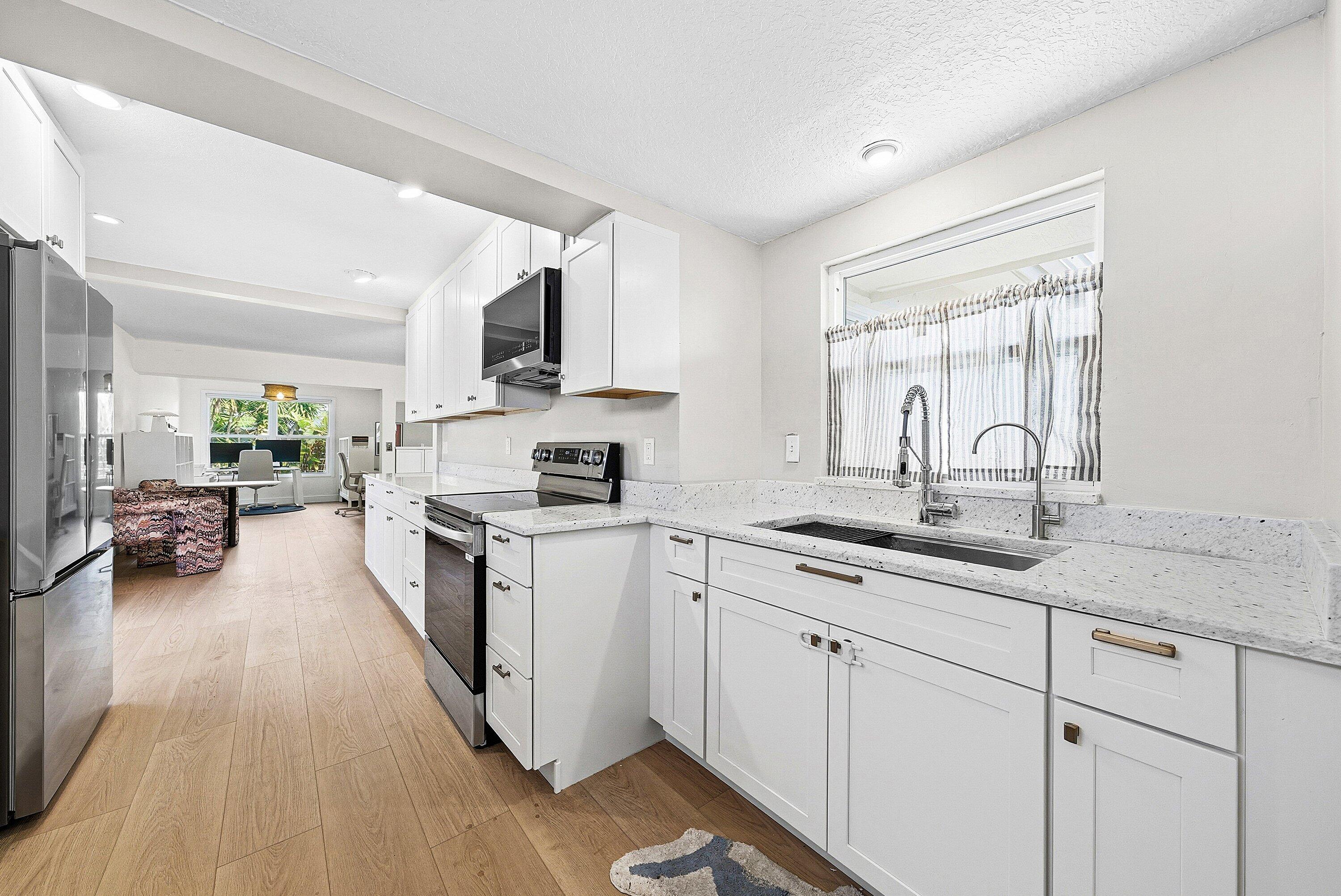 435 Northeast 35th Street Boca Raton, FL 33431 - Photo 19 of 60 Kitchen