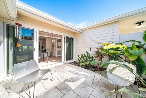 $895,000 | 435 Northeast 35th Street, Boca Raton, FL 33431