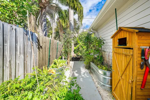 $895,000 | 435 Northeast 35th Street, Boca Raton, FL 33431