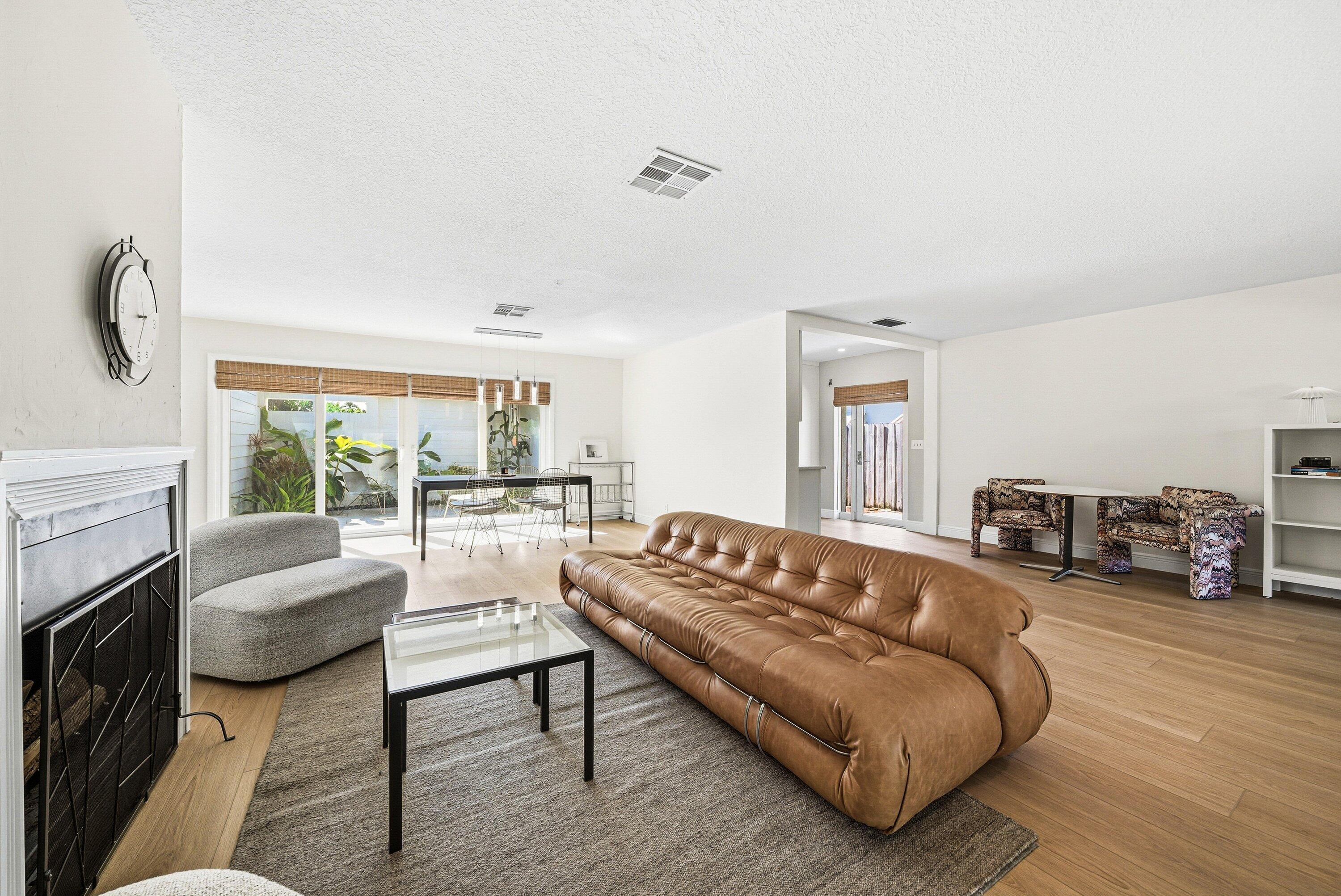 435 Northeast 35th Street Boca Raton, FL 33431 - Photo 10 of 60 Living Room