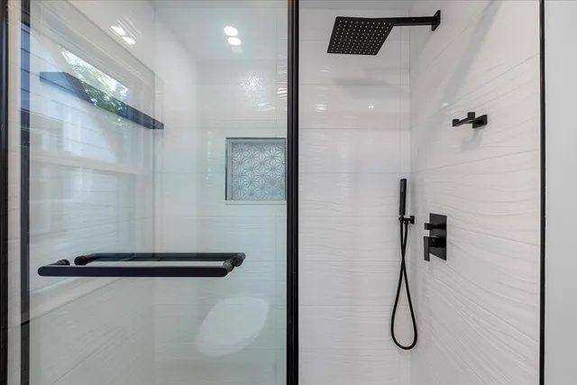 $1,600 | 1335 Marengo Avenue, Unit 2, Forest Park, IL 60130