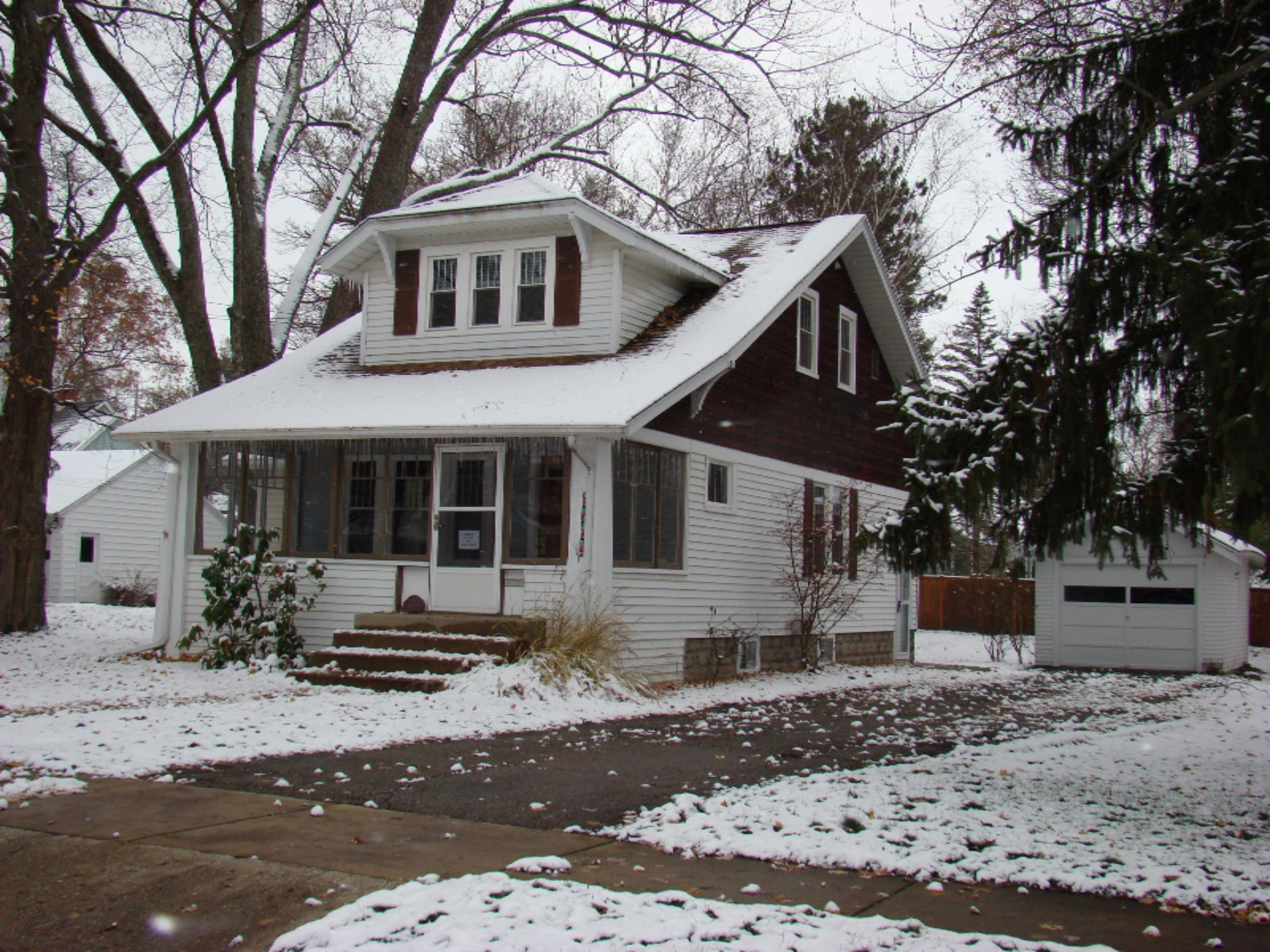 1714 Dover Road Kalamazoo, MI 49008 - Photo 2 of 36 DSC06050