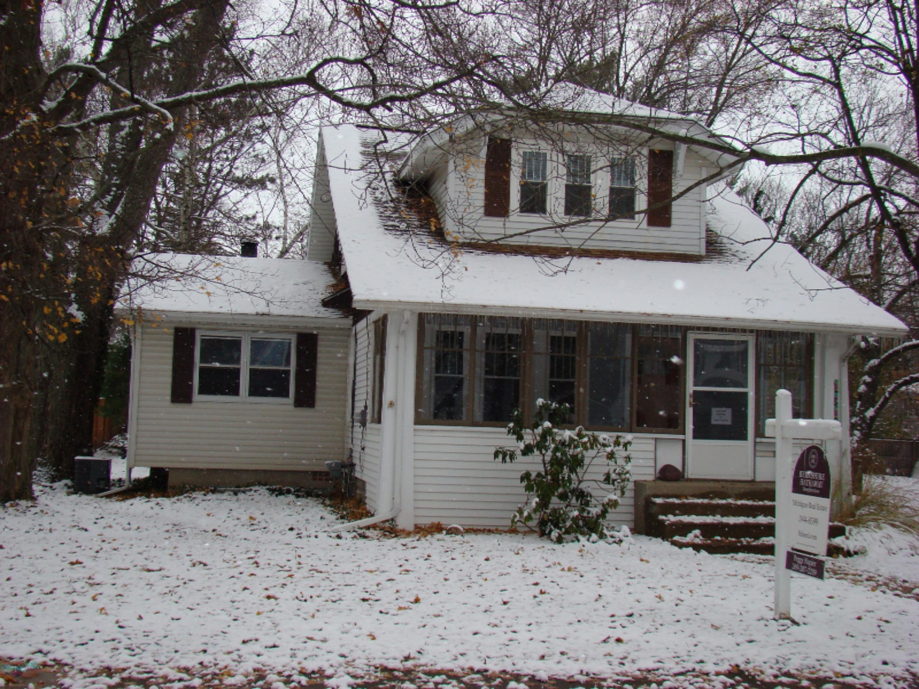 1714 Dover Road Kalamazoo, MI 49008 - Photo 3 of 36 DSC06061
