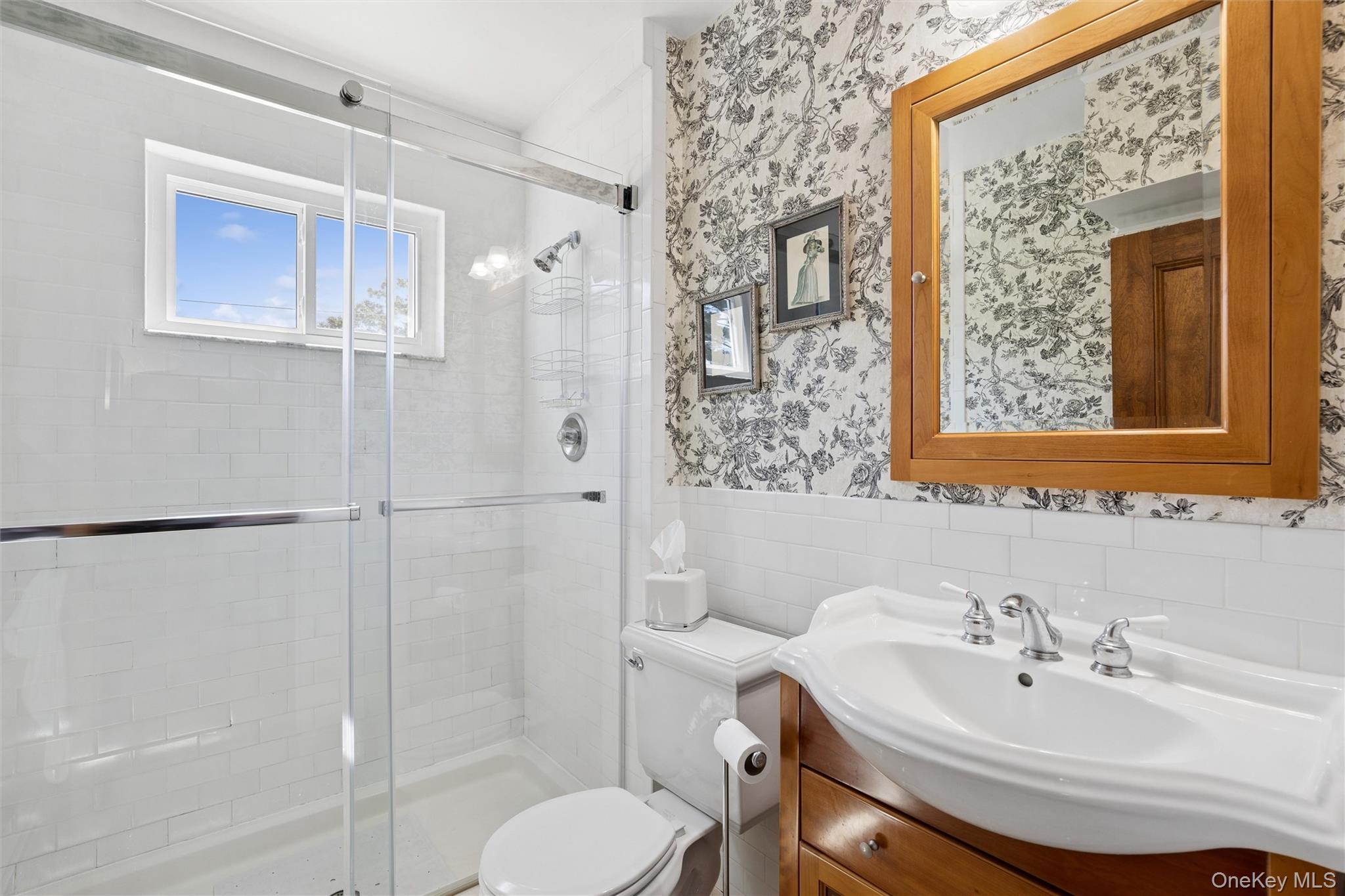 153 Roxbury Road Garden City, NY 11530 - Photo 23 of 42