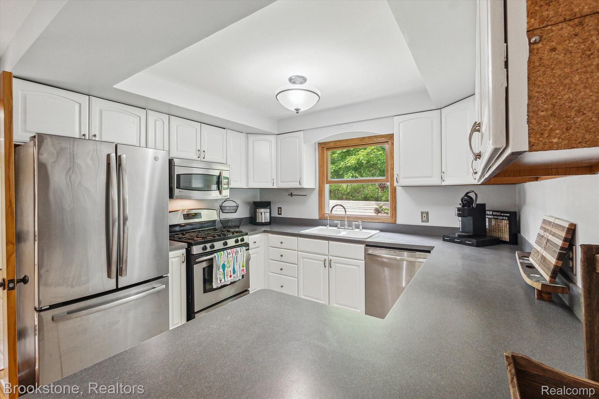 2869 Judah Road Lake Orion, MI 48359 - Photo 13 of 52 NEWER APPLIANCES AND GAS COOKING