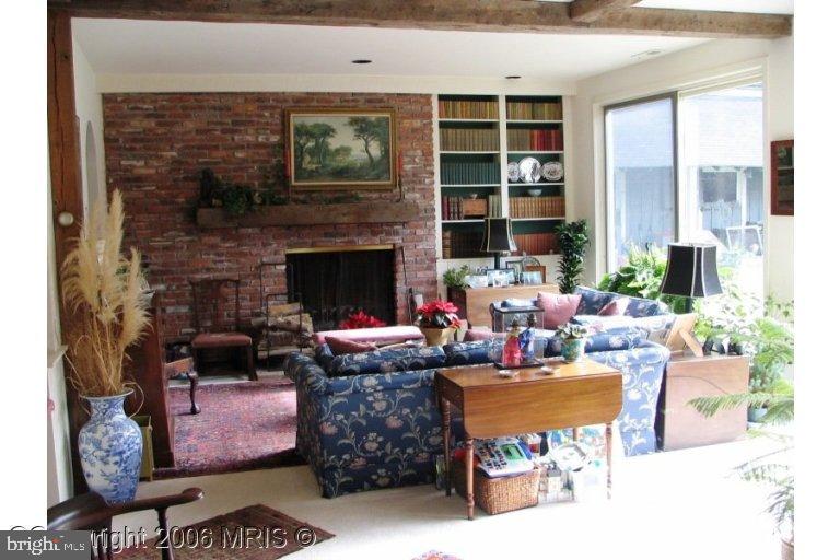 7340 Brightside Road Baltimore, MD 21212 - Photo 6 of 6 Living Room