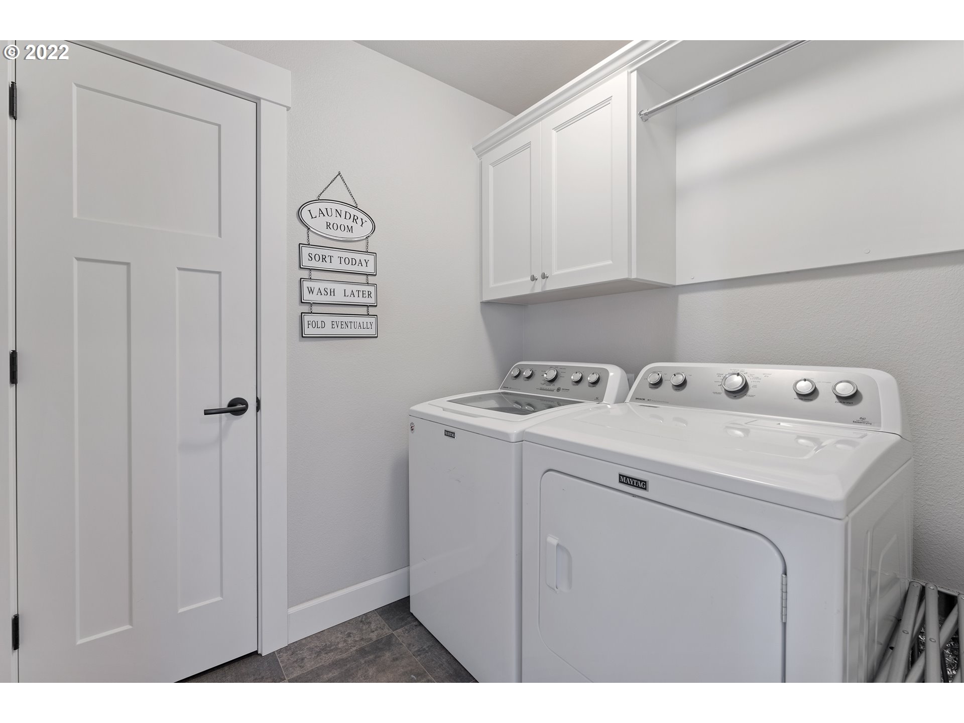 1146 South Quail Run Place Ridgefield, WA 98642 - Photo 30 of 32 a utility room with dryer and washer