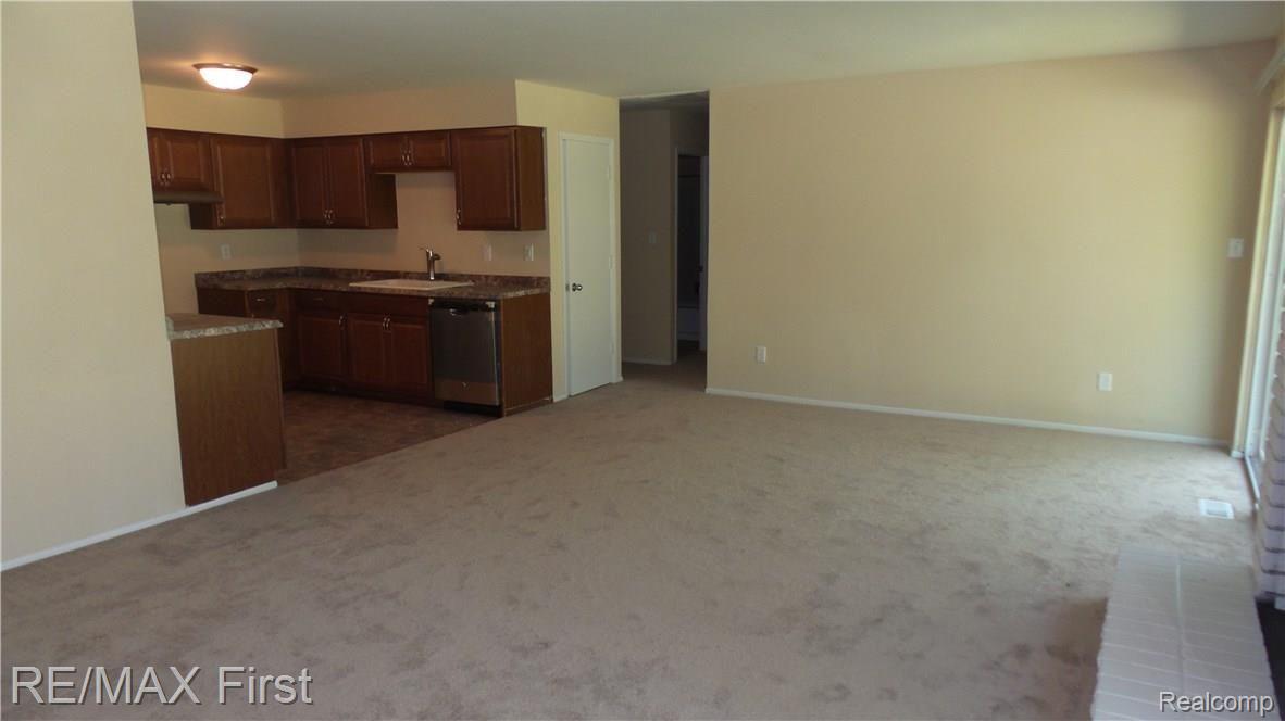 35333 Rockingham Drive Sterling Heights, MI 48310 - Photo 15 of 39 20170612_111259.jpg