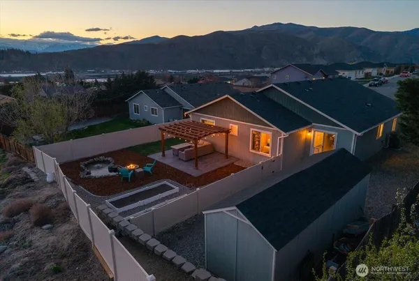 $489,900 | 3949 Northeast Vista Del Rey Drive, East Wenatchee, WA 98802