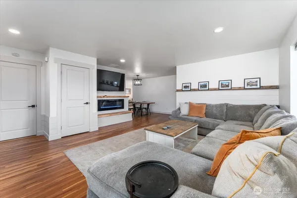 $489,900 | 3949 Northeast Vista Del Rey Drive, East Wenatchee, WA 98802