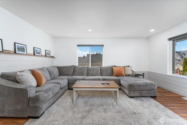 $489,900 | 3949 Northeast Vista Del Rey Drive, East Wenatchee, WA 98802