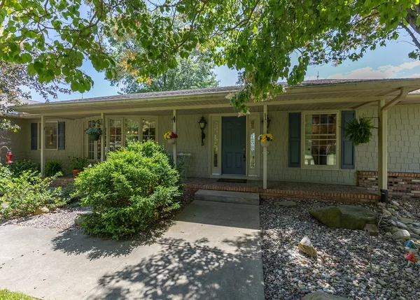 $745,000 | 6026 95th Avenue West, Taylor Ridge, IL 61284