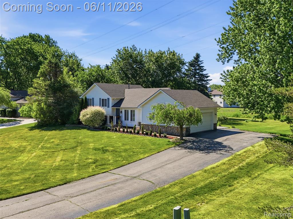 1087 Eagle Nest Drive Rochester, MI 48306 - Photo 1 of 39